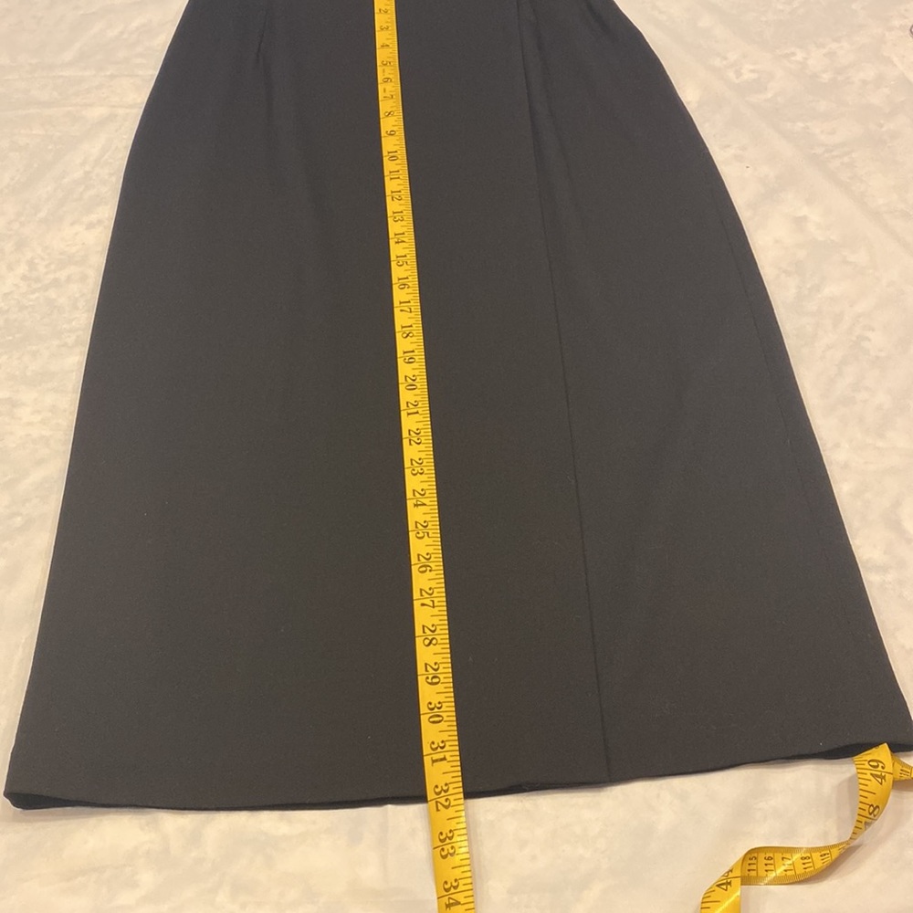 Saks fifth Avenue, folio wrap skirt,like new condition , measurements in photos - Picture 5 of 9